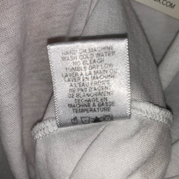 WILDFOX Wild for the Weekend Tee Size Medium - Picture 6 of 6